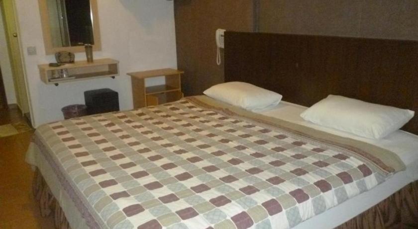 G Six Hotel Sitiawan Exterior foto
